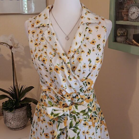 Shelby & Palmer Sunny Floral Dresz - Picture 3 of 16